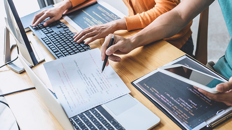 多言語サイトを表示している写真